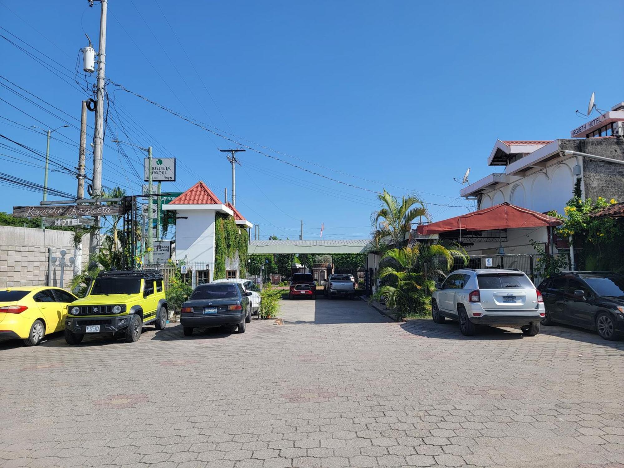 Argueta Hotel San Luis Buitenkant foto